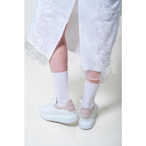 Alexander McQueen White and Cream Chunky Sneaker - Picture 2 of 7